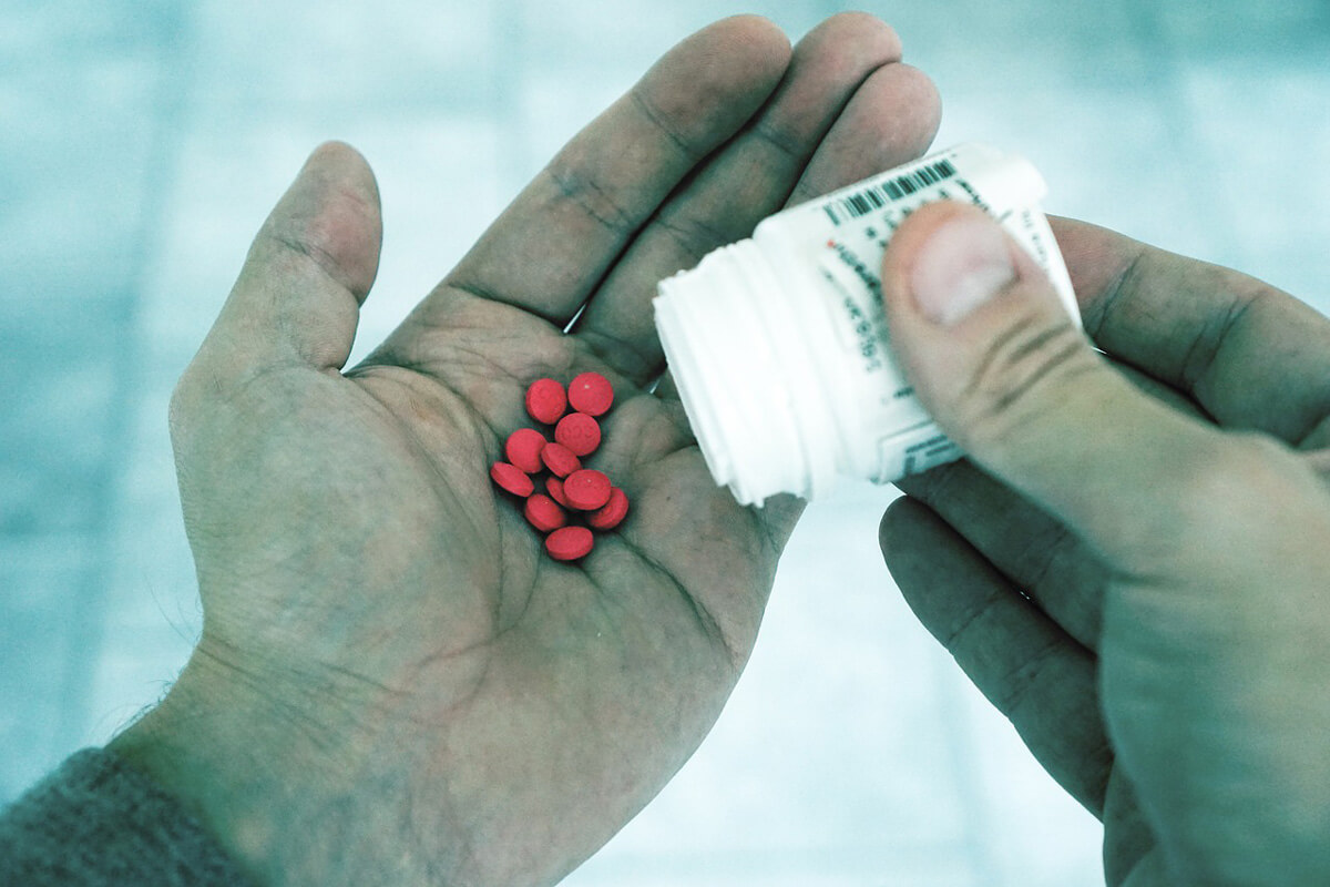 pills-hand
